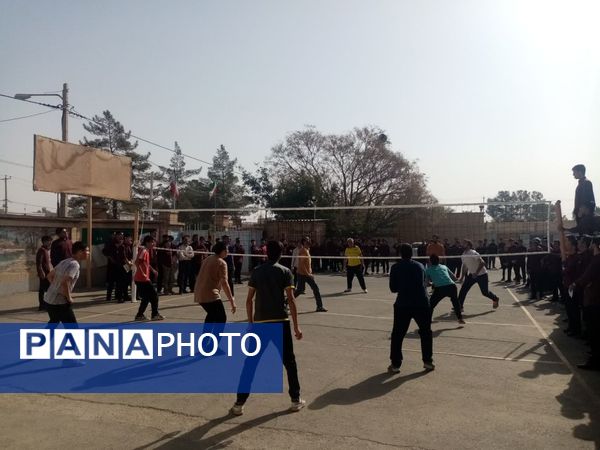 آغاز رقابت‌های ورزشی دبیرستان نمونه آیت‌الله خامنه‌ای 