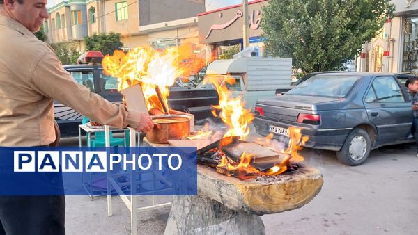 دانش‌آموزان با عشق در موکب امام حسین (ع) پذیرای زائران شدند