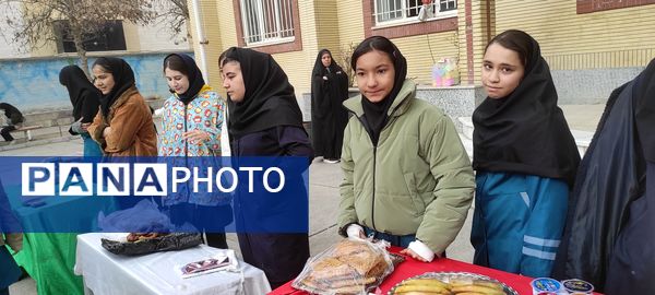 بازارچه درون مدرسه‌ای در مدرسه فاطمیه شهرستان شیروان
