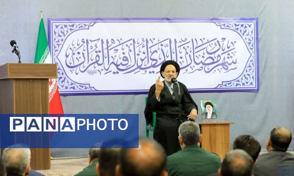 دیدار مدیرکل و کارکنان بنیاد شهید و امور ایثارگران خراسان جنوبی با نماینده ولی فقیه