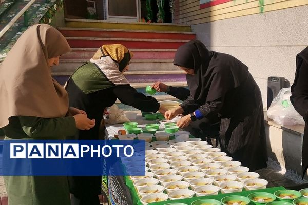 مراسم عزاداری و توزیع نذری به مناسبت ایام فاطمیه در مدارس شهرستان ورامین