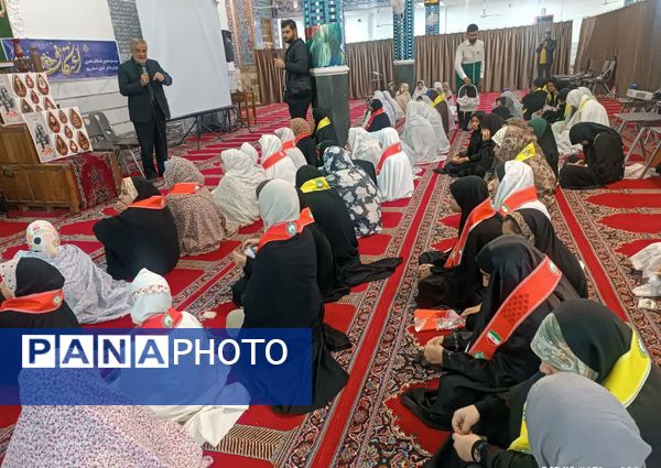 مراسم شب شعر ایرانمهر در اعتکاف دانش‌آموزی مسجد شیخداد یزد 