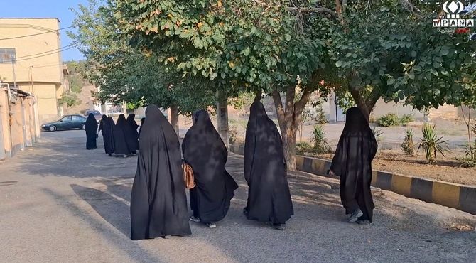 پیاده روی هیات «ریحانه النبی» در تپه نورالشهداء شهر کهک به یاد اربعین