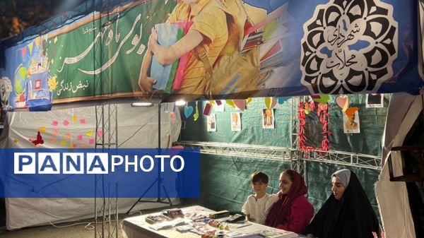 برپایی غرفه زنگ مدرسه در شهرستان محلات