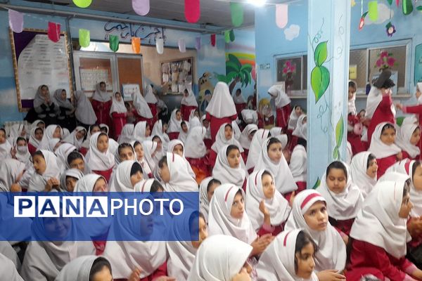 جشن روز معلم در دبستان راهیان نور ناحیه دو شهرری 