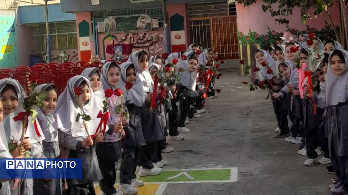 جشن شکوفهها در مدرسه پیک انقلاب ناحیه 2 کرج