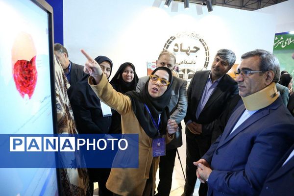 بازدید استاندار خراسان رضوی از دستاوردهای پژوهش و نوآوری در نمایشگاه مشهد