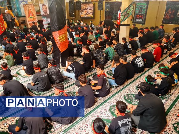 تجدید بیعت دانش‌آموزان ابهری با آرمان‌های عاشورا در سوگواره «احلی من العسل»