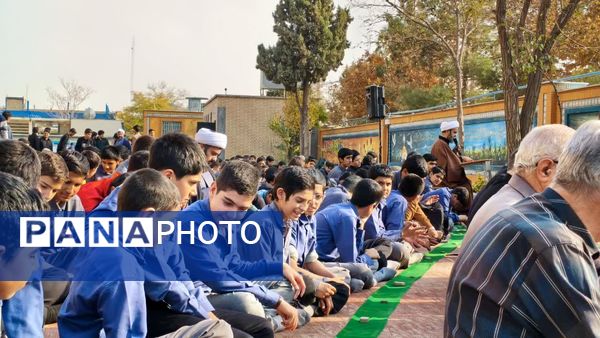 اقامه نماز باران در دبیرستان علوم و معارف شهید مطهری (ره)