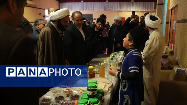 بازدید معاون وزیر از نمایشگاه دستاوردهای کانون‌های فرهنگی و تربیتی استان آذربایجان‌شرقی