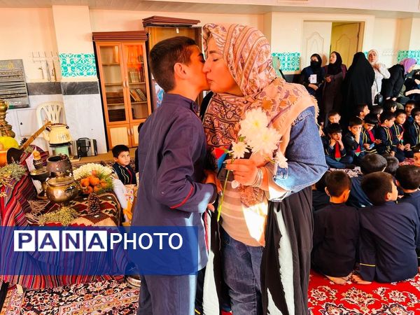 مراسم بزرگداشت ولادت حضرت فاطمه (س) و روز مادر در آموزشگاه پسرانه علاقبندنیا
