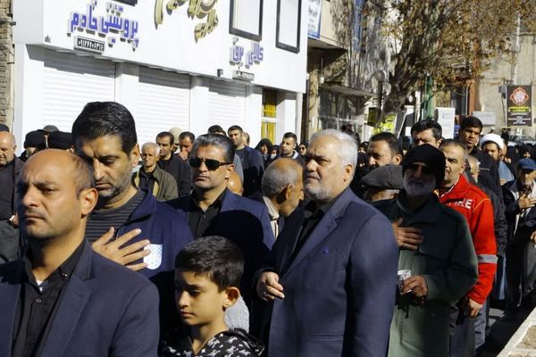 مراسم پیاده روی از مسجد موسی بن جعفر تا امام زاده اسماعیل درشهرستان فیروزکوه