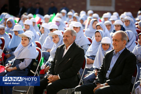 نواختن زنگ آغاز سال تحصیلی با حضور رئیس جمهوری