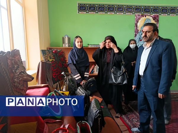 رونمایی از سه اثر به قلم سه دبیر دماوند