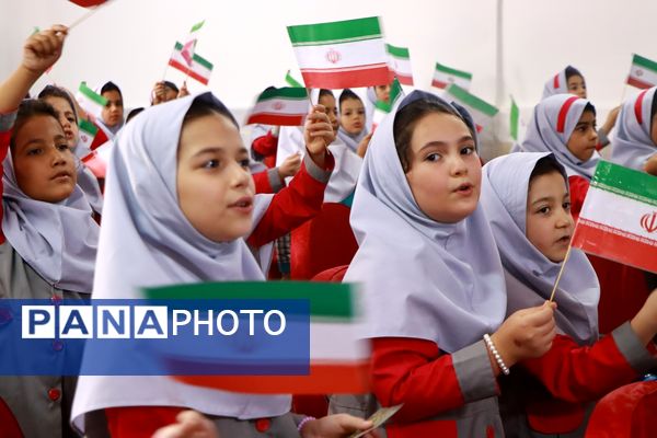 جشن عاطفه‌ها در آموزشگاه حاج محمد علی تقی پور