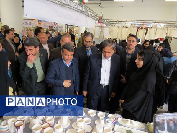 افتتاحیه نمایشگاه استانی به‌مناسبت هفته مشاغل در شهرستان بجنورد 