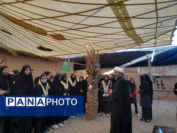 بازدید دانش‌آموزان تکتم از نمایشگاه ریحانه‌النبی