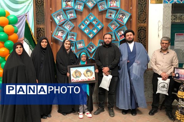 برگزاری جشن عاطفه‌ها در دبستان شاهد ام‌البنین (س) ناحیه دو شهرری 
