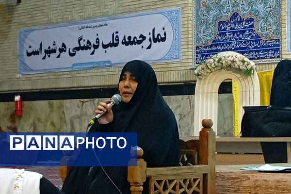 آغاز آیین معنوی اعتکاف در مصلای اسلامشهر با حضور گسترده نوجوانان