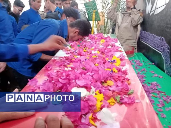 آیین استقبال باشکوه از شهید گمنام در مسجد مهدیه فین