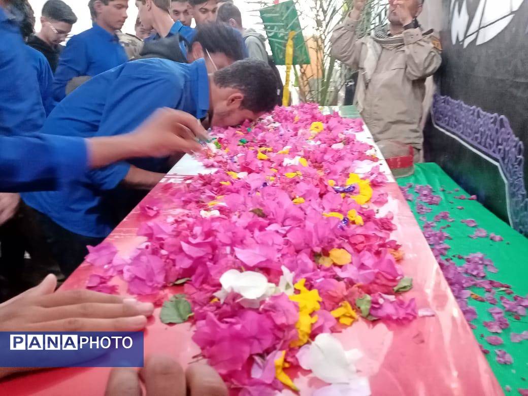 آیین استقبال باشکوه از شهید گمنام در مسجد مهدیه فین