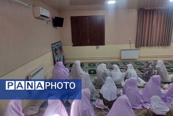 نماز جماعت ظهر و عصر به امامت امام جمعه حاجی‌‌آباد