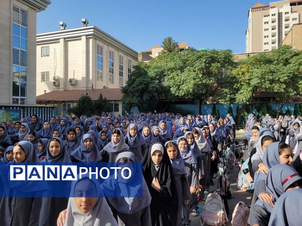 دبستان مصلی نژاد حضرت زینب میزبان مراسم آغاز سال تحصیلی شد