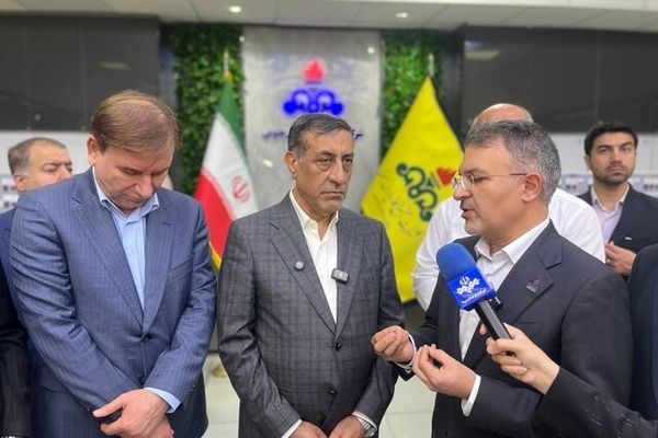 بازدید معاون اجرایی رئیس‌جمهور از مرکز کنترل گاز پارس جنوبی