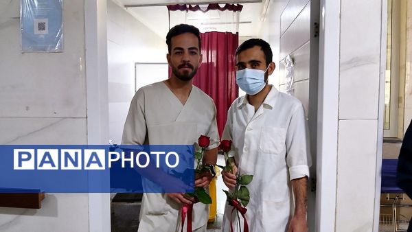 تجلیل دانشآموزان پیشتازان دبستان «دانش و هنر» نظرآباد از پرستاران بیمارستان امام حسن(ع)