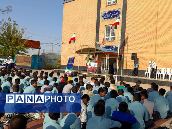  زنگ فرهنگ ترافیک در دبیرستان رییس‌زاده خلیل اباد به صدا درآمد