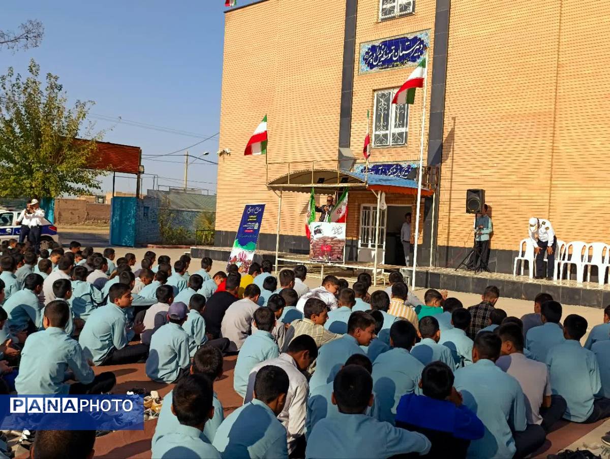 زنگ فرهنگ ترافیک در دبیرستان رییسزاده خلیل اباد به صدا درآمد