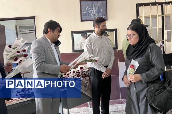 برگزاری جشن شروع سال تحصیلی و زنگ مهر در دبیرستان حدیث کساء خاورشهر ناحیه یک شهرری