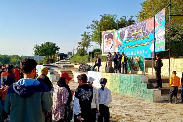 همایش پیاده‌روی خانوادگی به‌مناسبت گرامیداشت هفته نیروی انتظامی