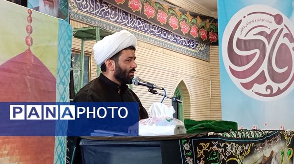 عزاداری دختران فاطمی شهر بن با محوریت حمایت از رهبری 