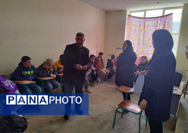 کارگاه آسیب‌شناسی موارد خاص در دبیرستان شهید مصطفی خمینی شیروان