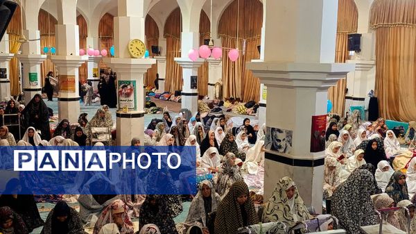 بازدید مسئولان از معتکفین دختر در محل مسجد جامعه شهرستان خلیل آباد