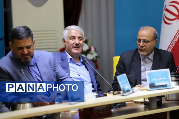 نشست مشترک کمیسیون آموزش، تحقیقات و فناوری مجلس با وزیر آموزش و پرورش 