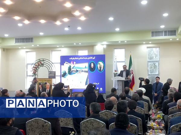 کلنگ نخستین مدرسه زنده‌یاد پیام راهب در قمصر به زمین زده شد