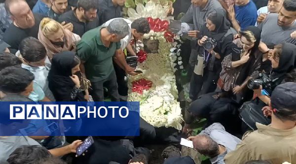 مراسم خاکسپاری استاد فرشچیان با حضور مسئولان ملی و کشوری در استان اصفهان
