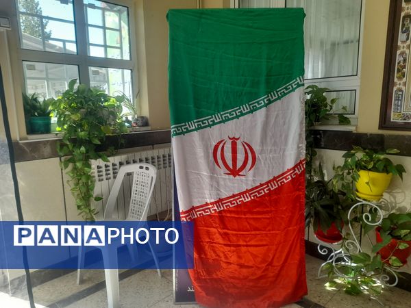 حضور دانش آموزان در انتخابات شورا دانش آموزی دبستان فرهنگ فرازمند