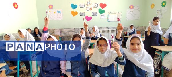 جشن خودکار پایه چهارم مدرسه شهید خاقانی در شهرستان شیروان