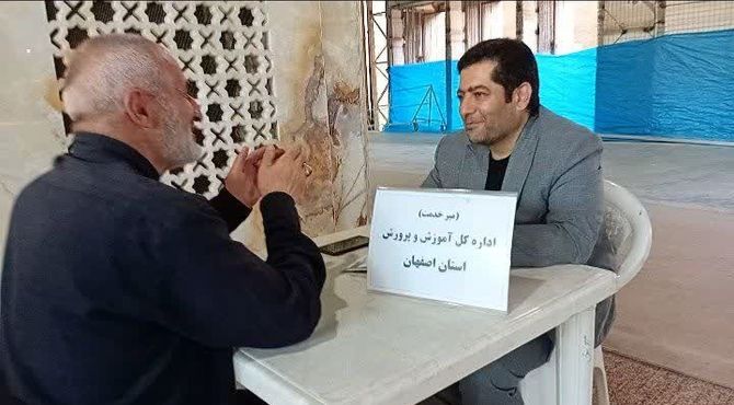 یکی از سنت‌های خوبی که در نماز‌های جمعه پایه‌گذاری شده، تشکیل میز خدمت ادارات است