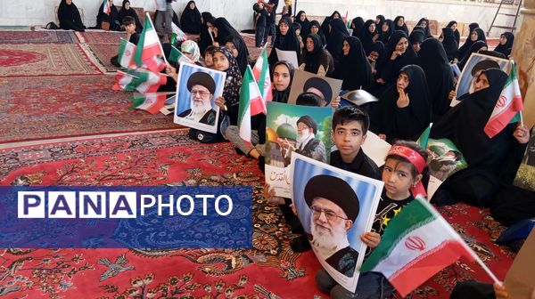 خروش شیر زنان چهارمحال‌وبختیاری در حمایت از رهبر انقلاب
