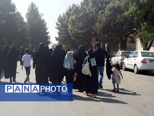 حضور مردم نیشابور در راهپیمایی جاماندگان اربعین حسینی
