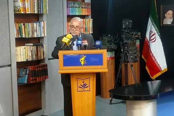 از رزم در کردستان تا ثبت ۱۰ ساله اسناد تبلیغات جنگ؛ تلاشی بی‌وقفه برای حفظ میراث دفاع مقدس