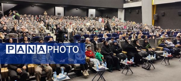 جشن پرنشاط «شکوه مادری، مهر پدری» در فرهنگسرای معلم شهرستان رباط کریم