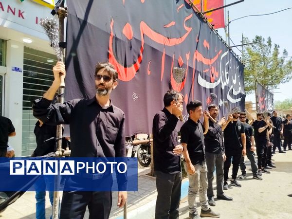 حماسه زنجیرزنی در فدافن؛ عزاداری دهه اول محرم با حضور پرشور جوانان