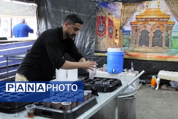 از نگاه معصوم کودک تا اشک پیرمرد؛ روایت عاشقی در موکب «عشاق‌الحسین»