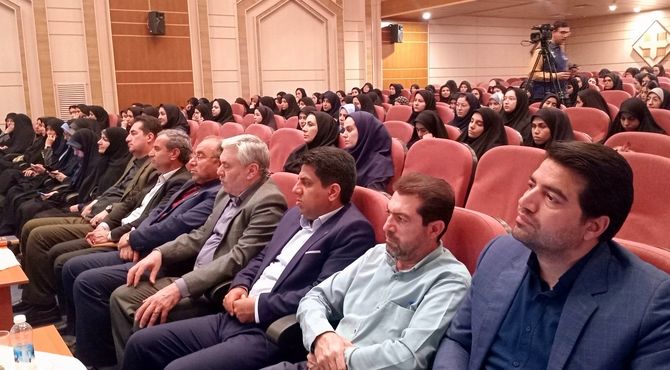 نشست مشاور وزیر آموزش و پرورش در امور زنان با دانشجومعلمان دختر دانشگاه فرهنگیان