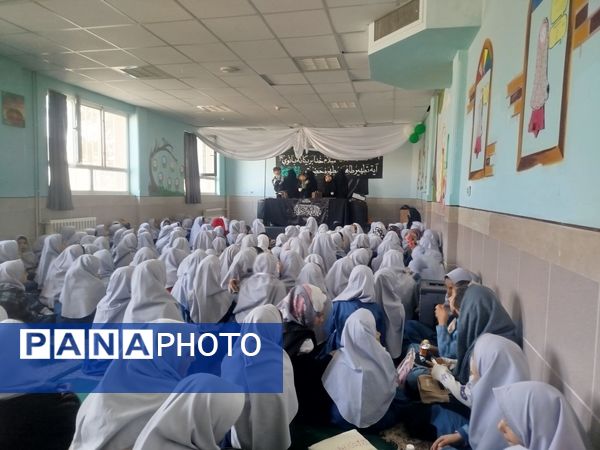 اکران نمایش عروسکی در منطقه رضویه 